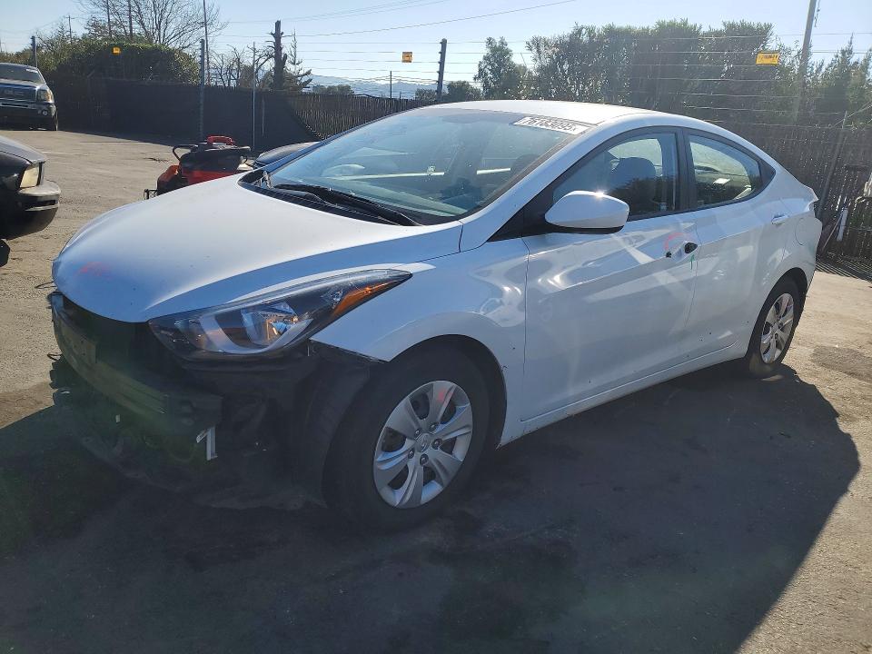 2016 HYUNDAI ELANTRA SE — VIN 5NPDH4AE4GH749893