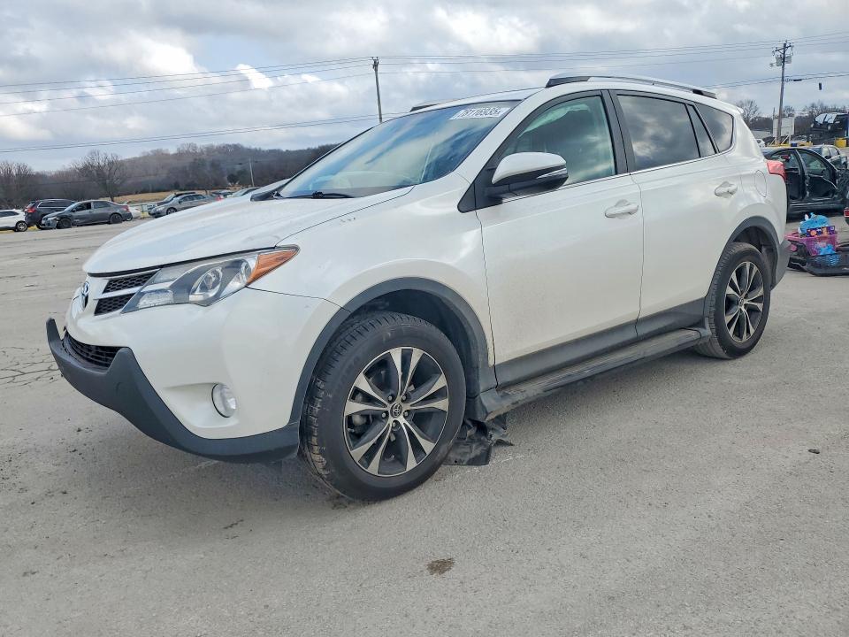 2015 TOYOTA RAV4 — VIN 2T3YFREV2FW145958