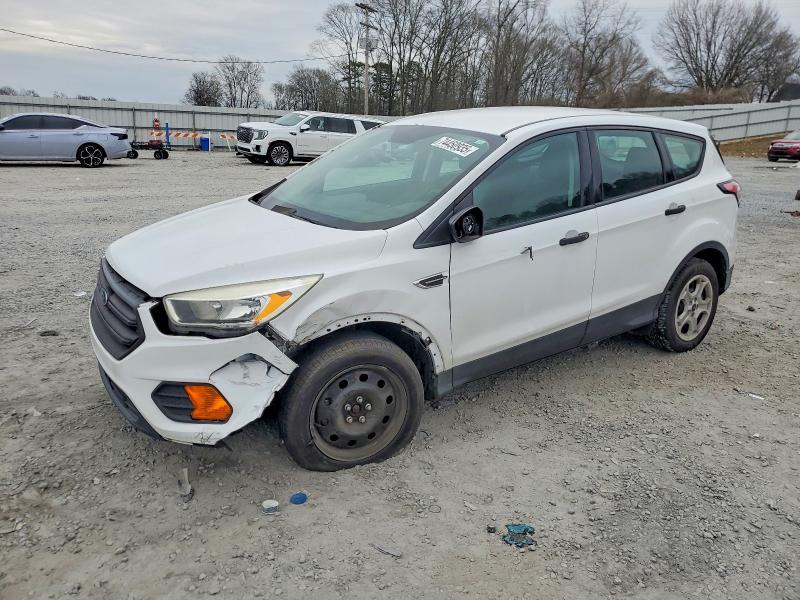 2017 FORD ESCAPE — VIN 1FMCU0F71HUE38175
