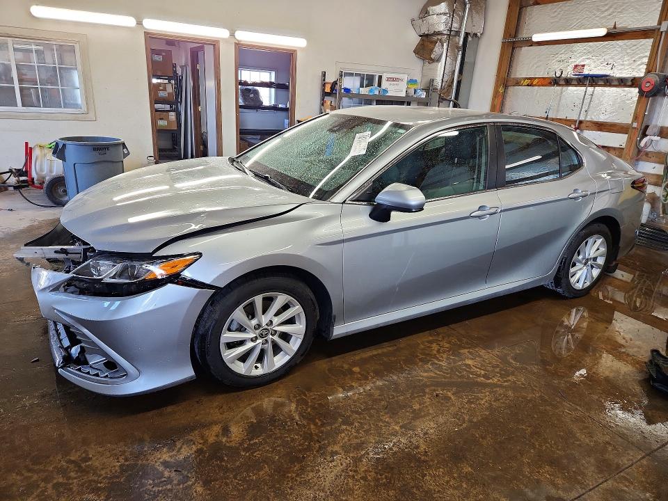 2022 TOYOTA CAMRY — VIN 4T1C11BK2NU069847
