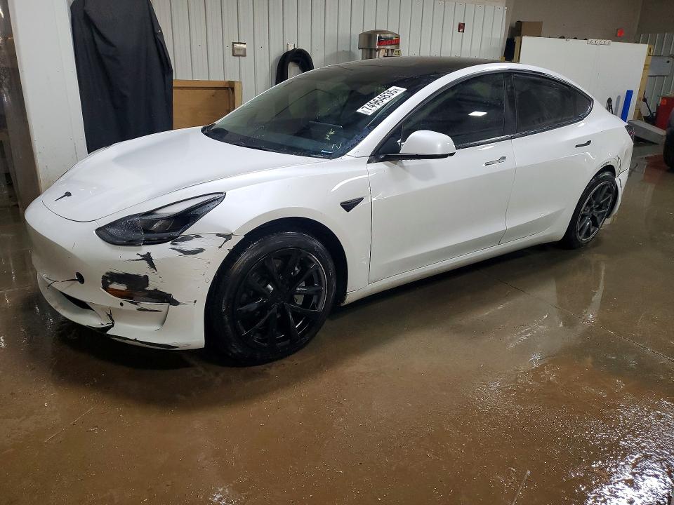 2022 TESLA MODEL 3 — VIN 5YJ3E1EB4NF182423