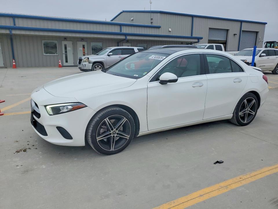 WDD3G4FB4KW020783