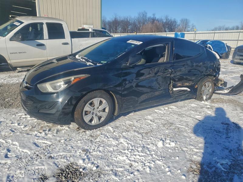 2016 HYUNDAI ELANTRA SE — VIN 5NPDH4AE7GH741836