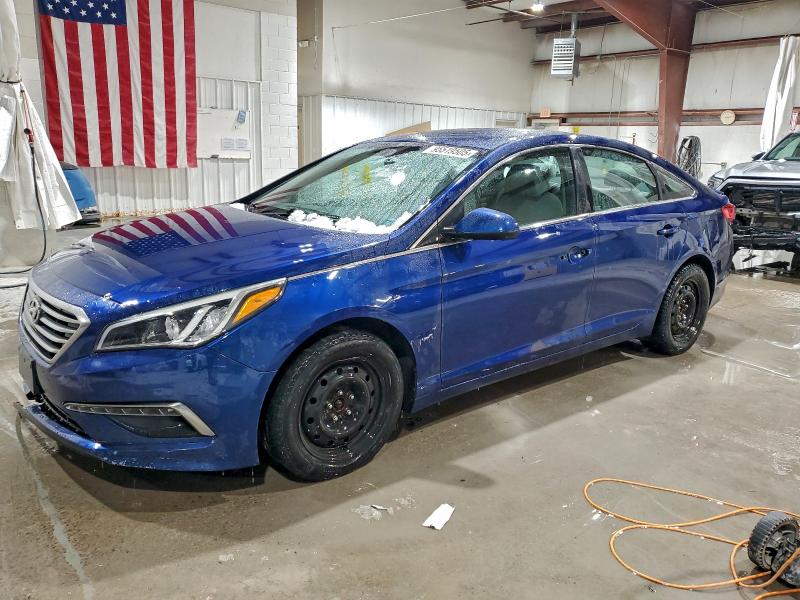 2015 HYUNDAI SONATA SE — VIN 5NPE24AF2FH211013