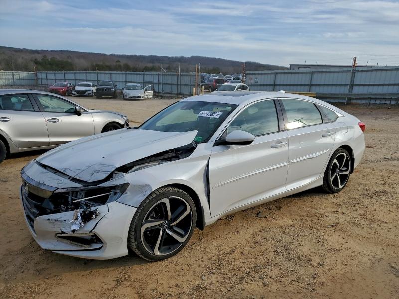2018 HONDA ACCORD — VIN 1HGCV2F32JA053114