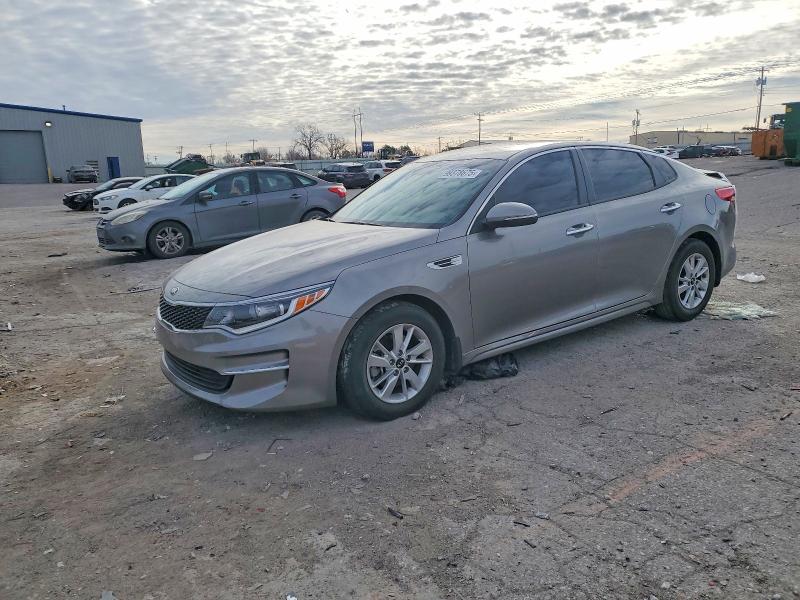 2018 KIA OPTIMA LX — VIN 5XXGT4L3XJG227859