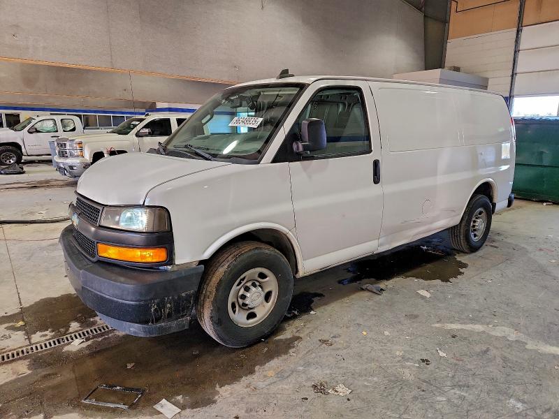 2018 CHEVROLET EXPRESS G2500 — VIN 1GCWGAFG7J1335249