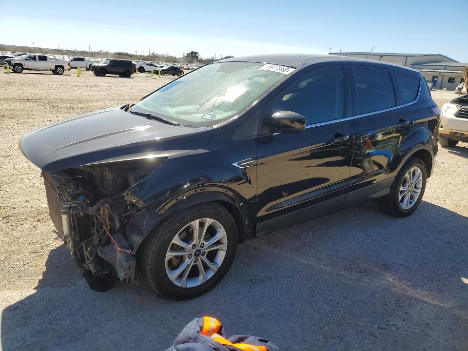 2017 FORD ESCAPE — VIN 1FMCU0GD6HUD10566