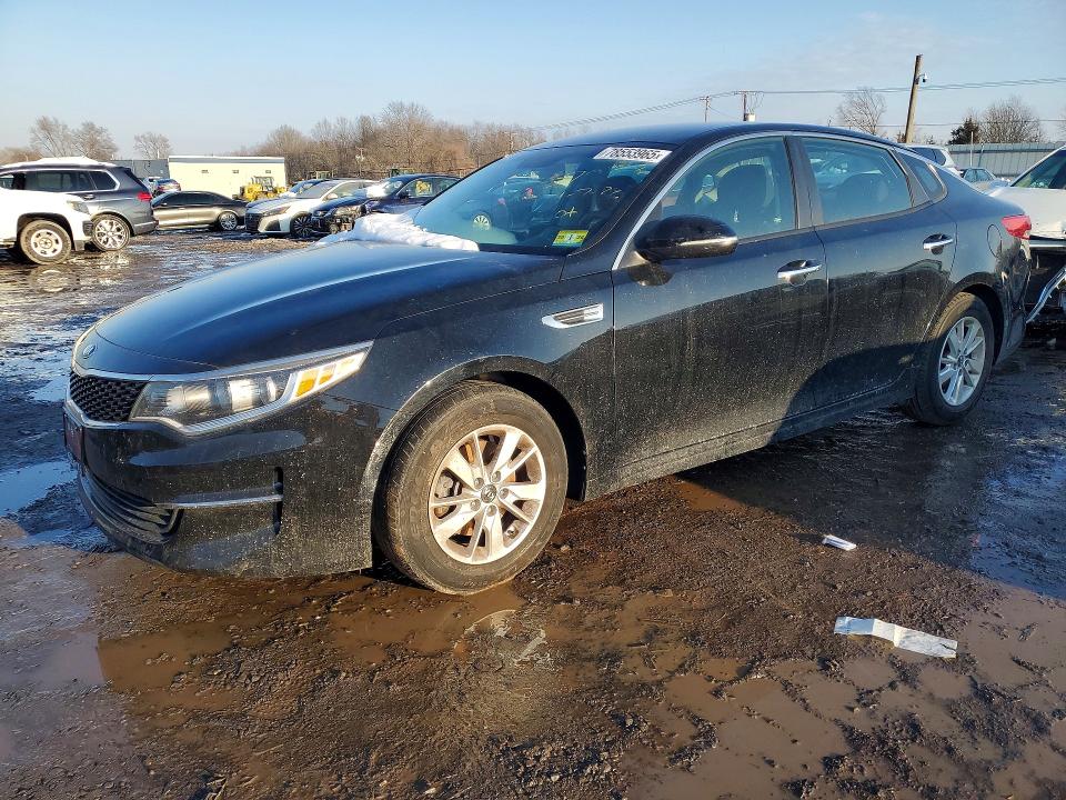 2017 KIA OPTIMA — VIN 5XXGT4L32HG152794