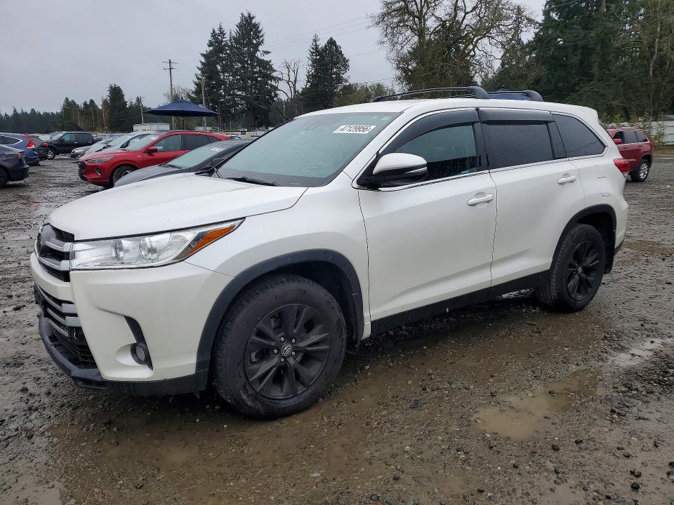 2018 TOYOTA HIGHLANDER — VIN 5TDBZRFH0JS805074