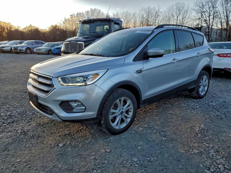 2017 FORD ESCAPE SE — VIN 1FMCU9G93HUC30142