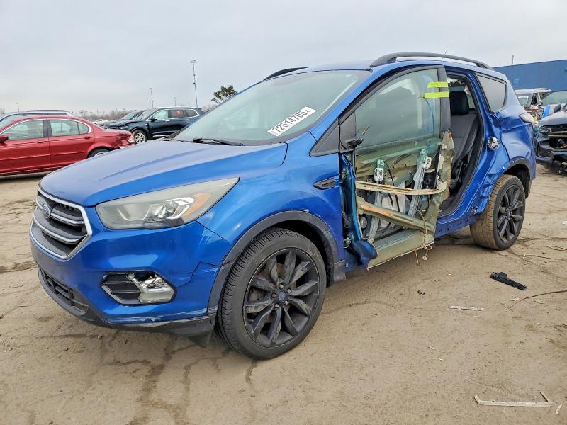 2017 FORD ESCAPE SE — VIN 1FMCU9GD9HUD54775