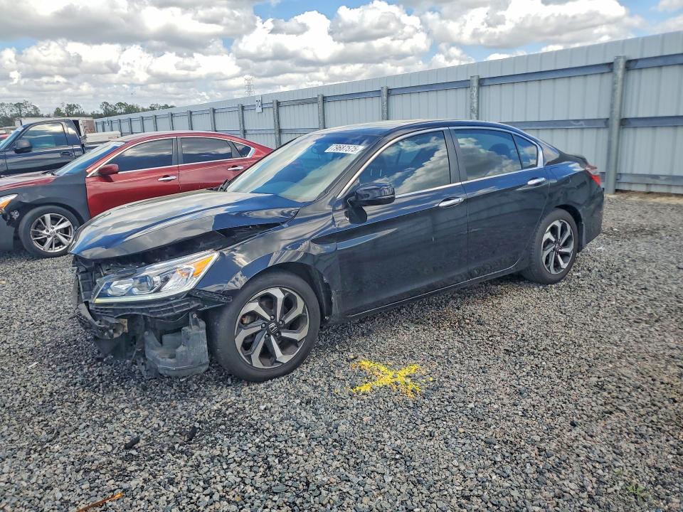 2017 HONDA ACCORD — VIN 1HGCR2F81HA019093