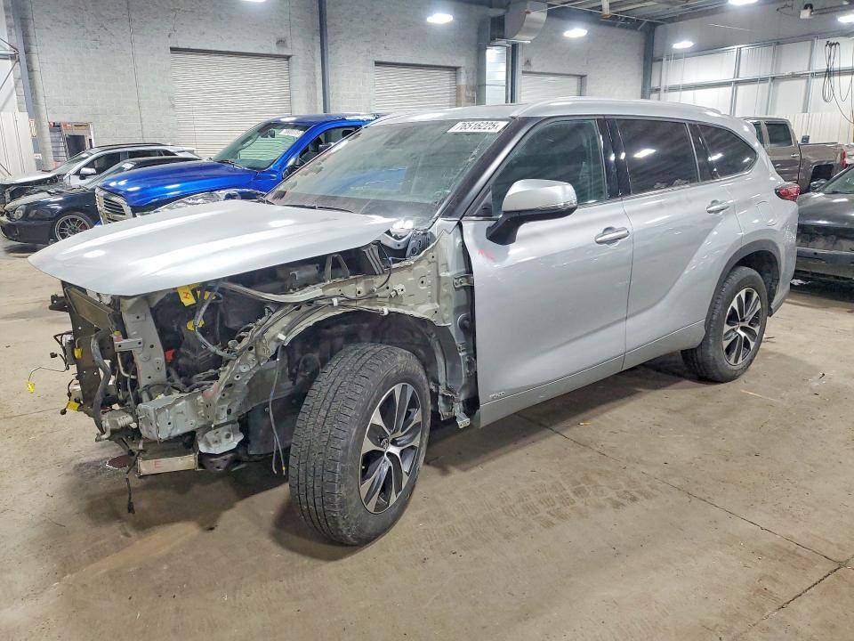 2022 TOYOTA HIGHLANDER — VIN 5TDGBRCH4NS541636