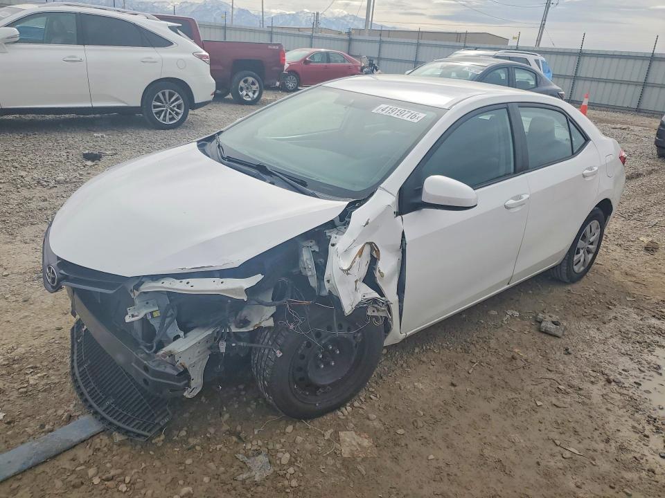 2015 TOYOTA COROLLA — VIN 2T1BURHE0FC402052