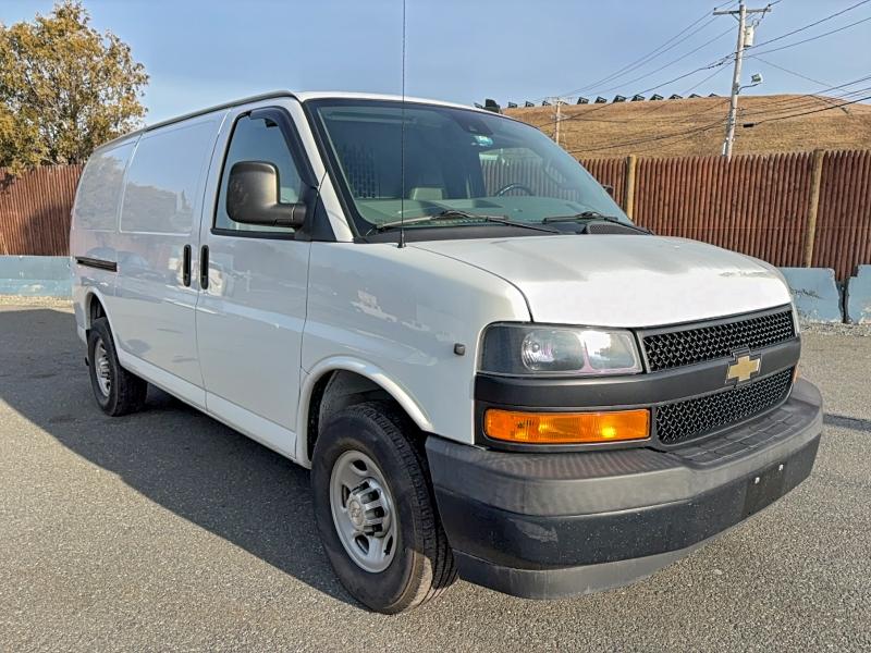 2019 CHEVROLET EXPRESS G3 — VIN 1GCZGGFPXK1323582