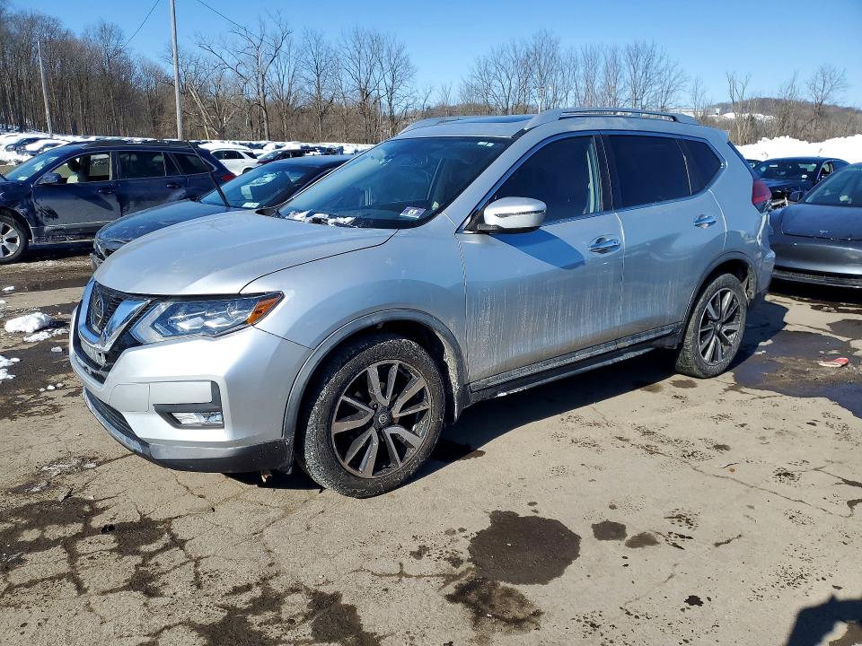 2017 NISSAN ROGUE — VIN JN8AT2MV2HW281597