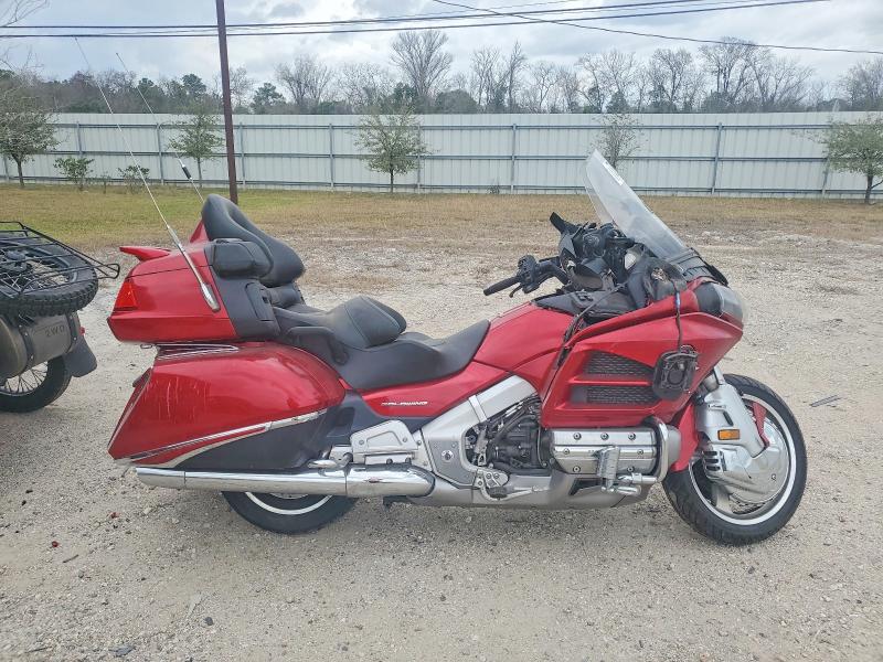 2016 HONDA GL1800 — VIN JH2SC68N5GK200364