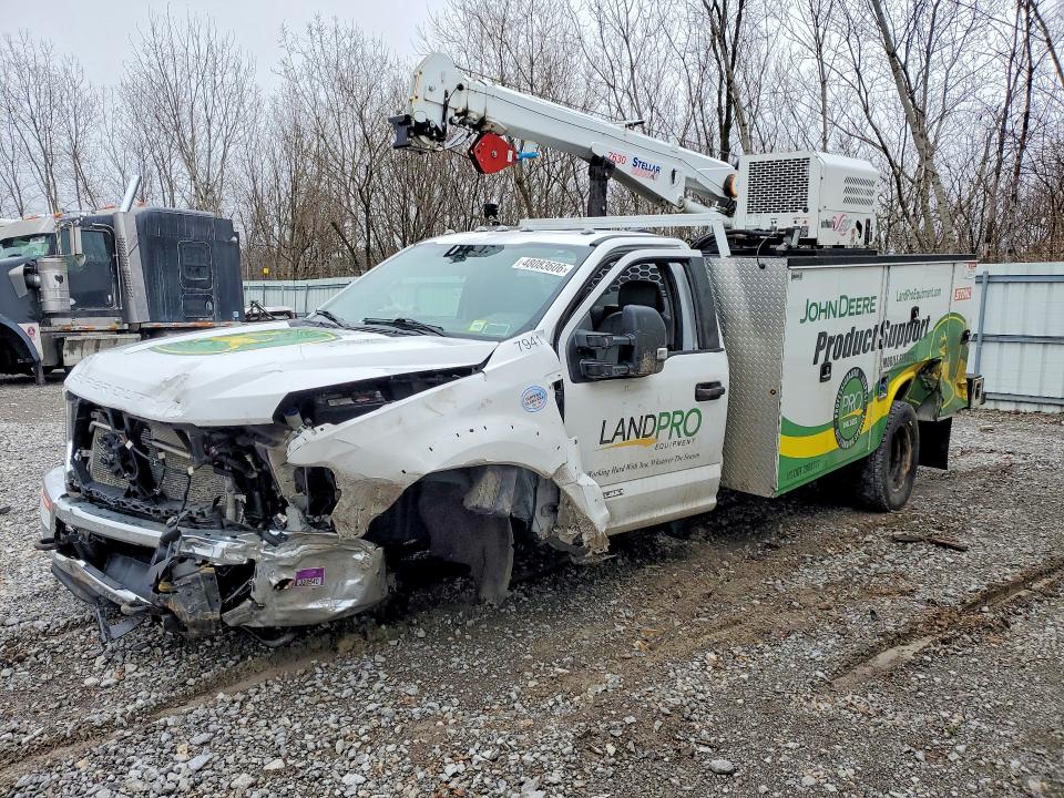 2021 FORD F550 — VIN 1FDUF5HT9MDA07941