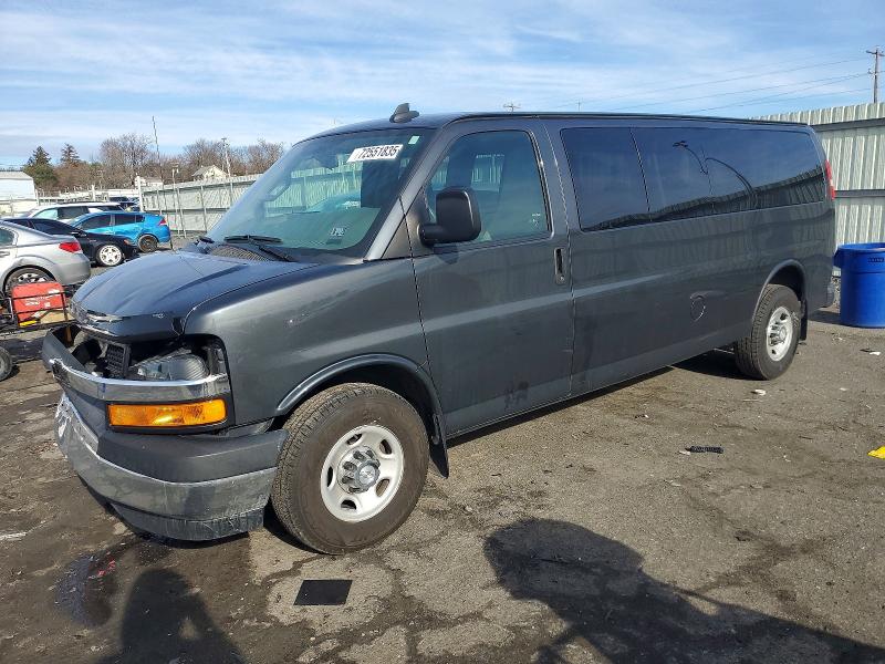 2017 CHEVROLET EXPRESS G3 — VIN 1GAZGPFG3H1111219