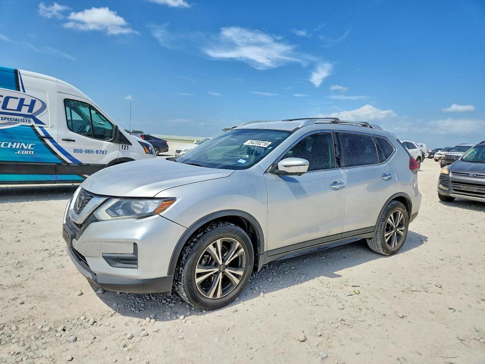 JN8AT2MT1KW256681