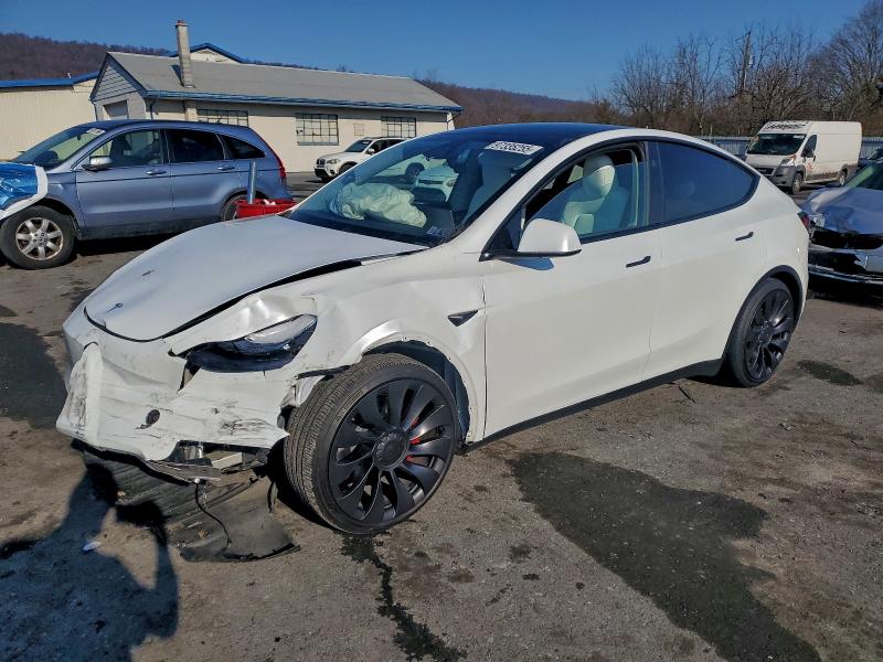 2025 TESLA MODEL Y — VIN 7SAYGDEF2SA356084