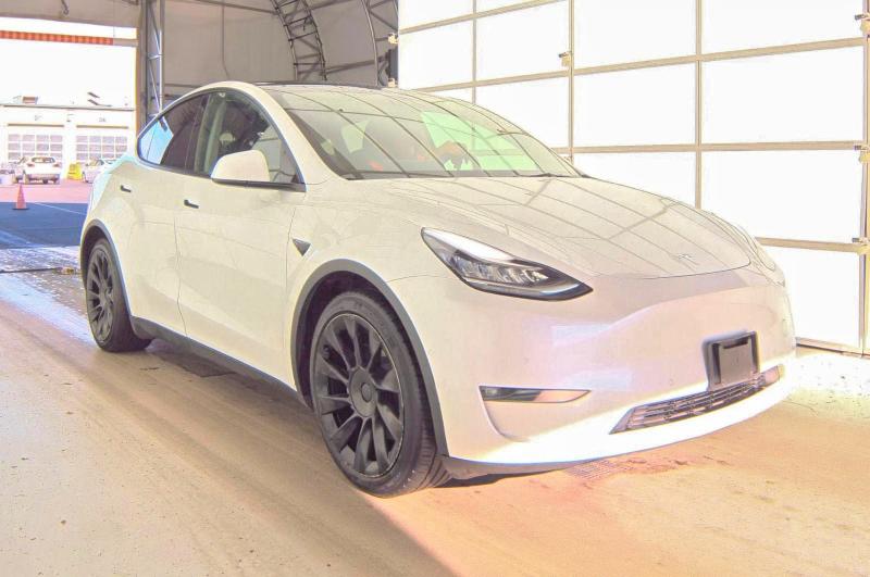2022 TESLA MODEL Y — VIN 7SAYGDEE9NF332623