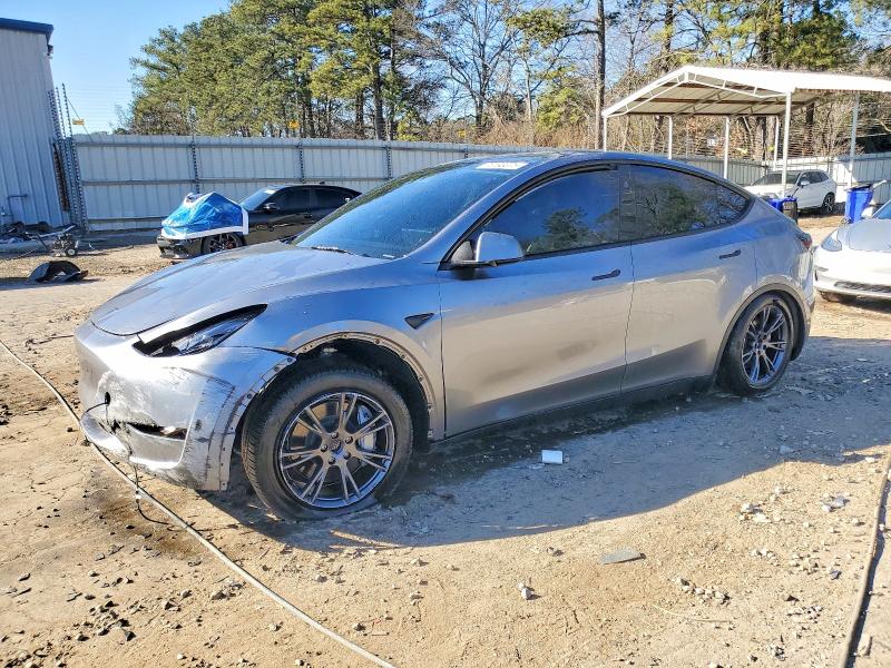 2024 TESLA MODEL Y — VIN 7SAYGDEE2RA333583