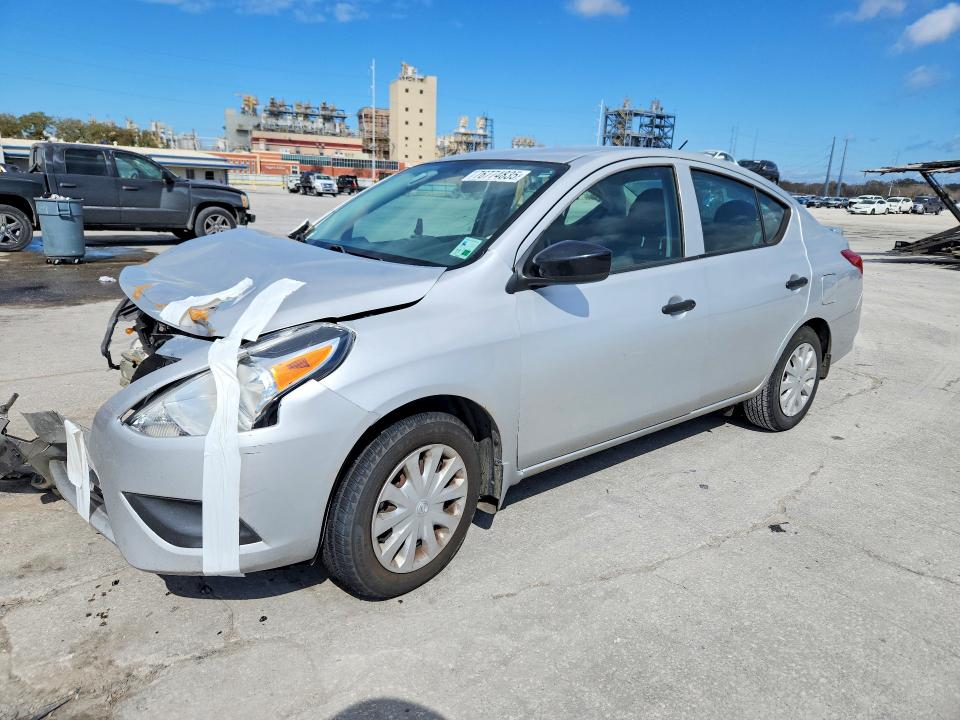 2018 NISSAN VERSA — VIN 3N1CN7AP8JL818182