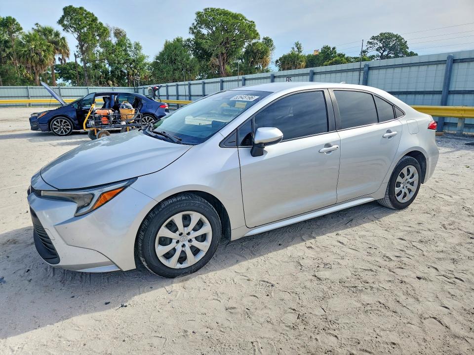 2024 TOYOTA COROLLA HYBRID — VIN JTDBCMFE8RJ017369