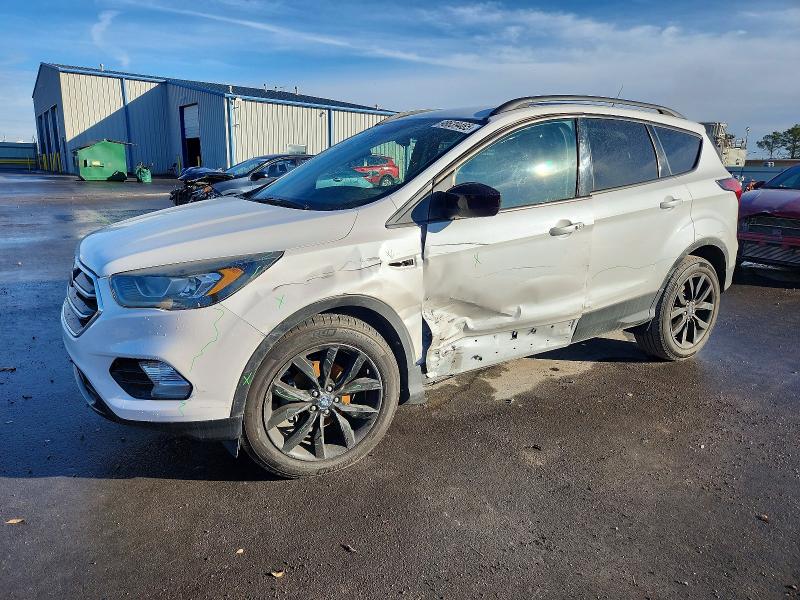 2019 FORD ESCAPE SE — VIN 1FMCU0GD7KUB05748