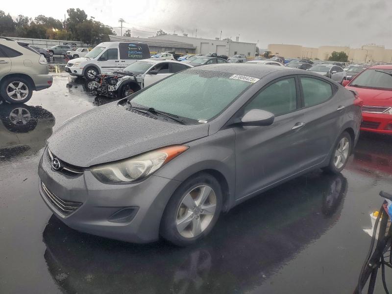 2013 HYUNDAI ELANTRA GL — VIN 5NPDH4AE9DH418710
