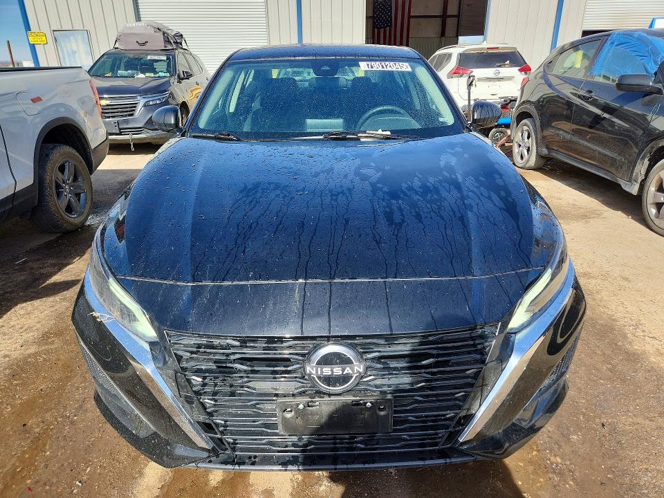 1N4BL4DV3SN360534