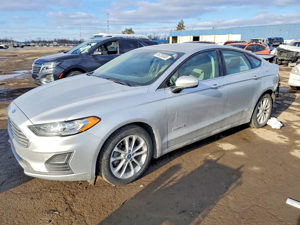 2019 FORD FUSION — VIN 3FA6P0LU4KR147449