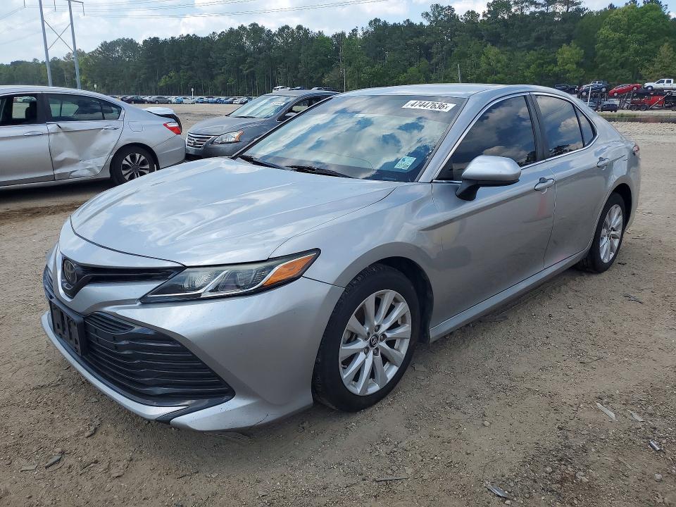 2019 TOYOTA CAMRY — VIN 4T1B11HK7KU769877