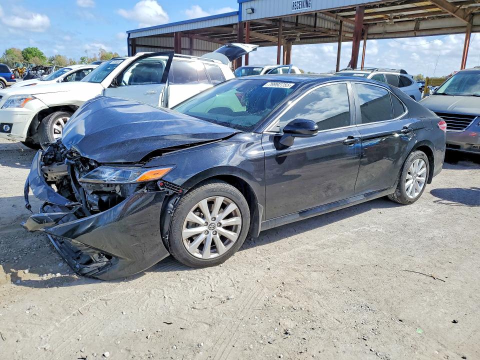 2018 TOYOTA CAMRY — VIN 4T1B11HK9JU673828
