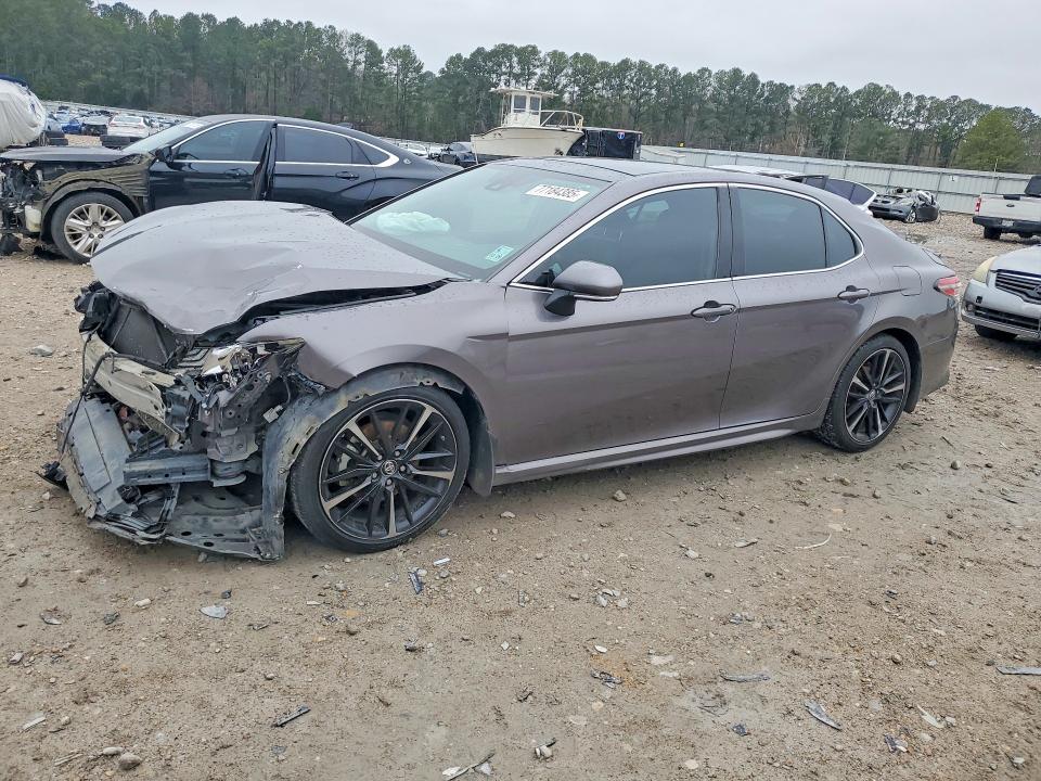 2019 TOYOTA CAMRY — VIN 4T1B61HK0KU703706