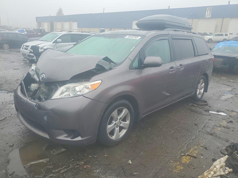 2017 TOYOTA SIENNA — VIN 5TDKZ3DC9HS787334