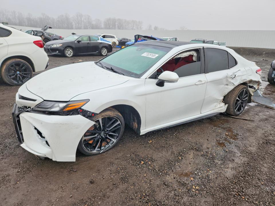 2018 TOYOTA CAMRY — VIN 4T1B61HK1JU114064
