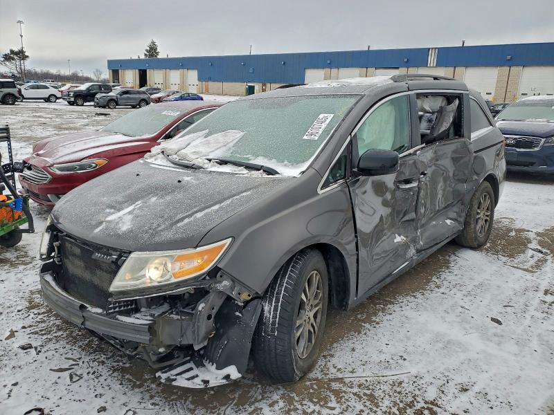 2013 HONDA ODYSSEY EX — VIN 5FNRL5H64DB063646