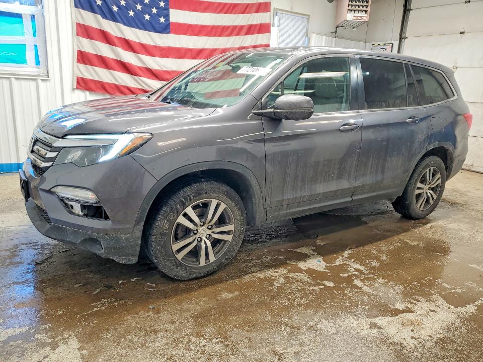 2017 HONDA PILOT — VIN 5FNYF6H32HB036174