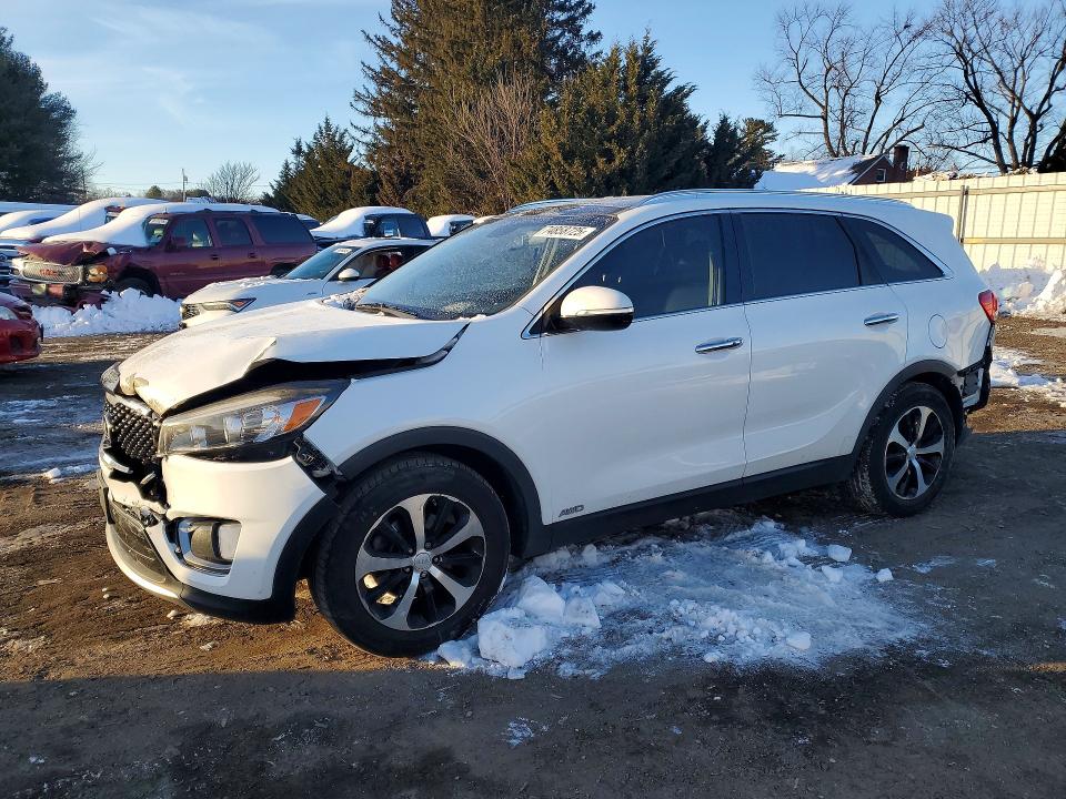 2016 KIA SORENTO — VIN 5XYPHDA12GG122403