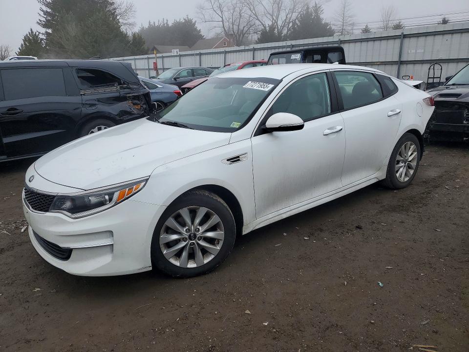 2018 KIA OPTIMA — VIN 5XXGT4L34JG254037