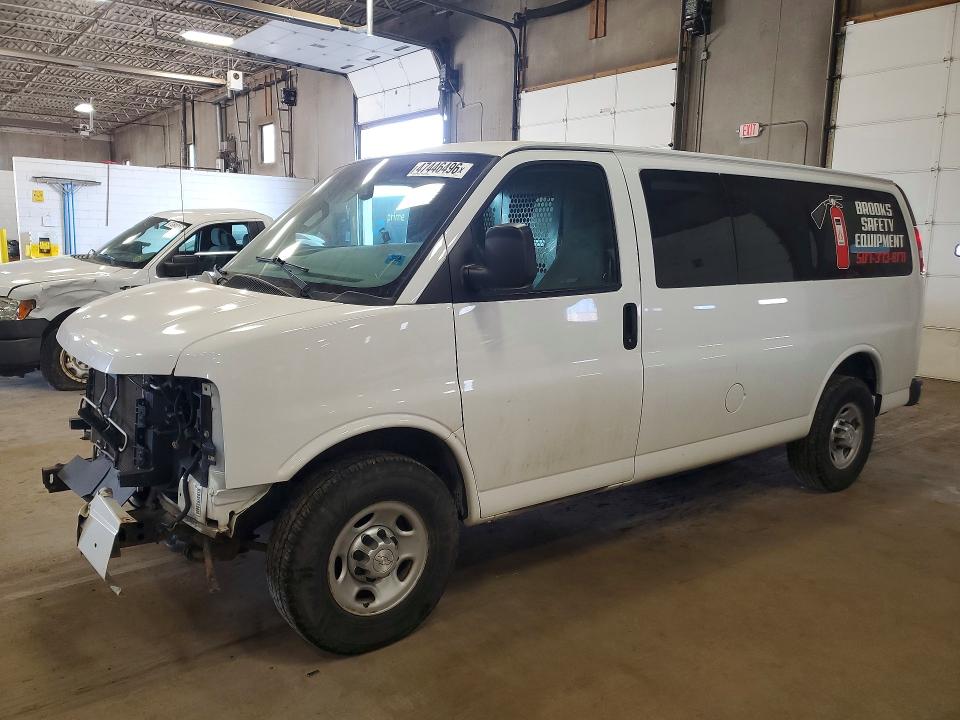 2017 CHEVROLET EXPRESS G2500 — VIN 1GCWGAFF7H1308909