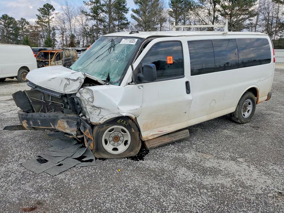 2017 CHEVROLET EXPRESS G2500 — VIN 1GAWGEFG2H1104365
