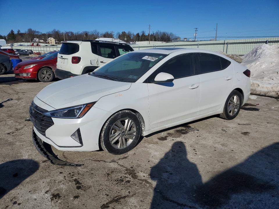 2019 HYUNDAI ELANTRA SE — VIN 5NPD84LF0KH454790