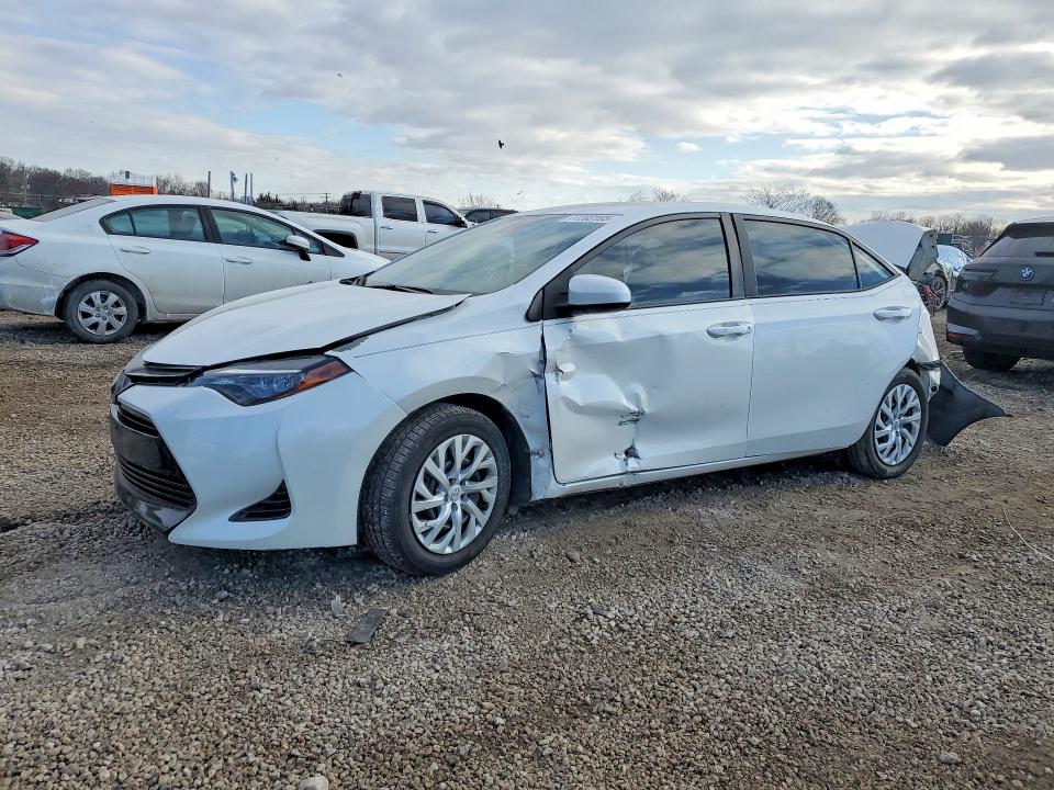 2018 TOYOTA COROLLA — VIN 5YFBURHE6JP786993