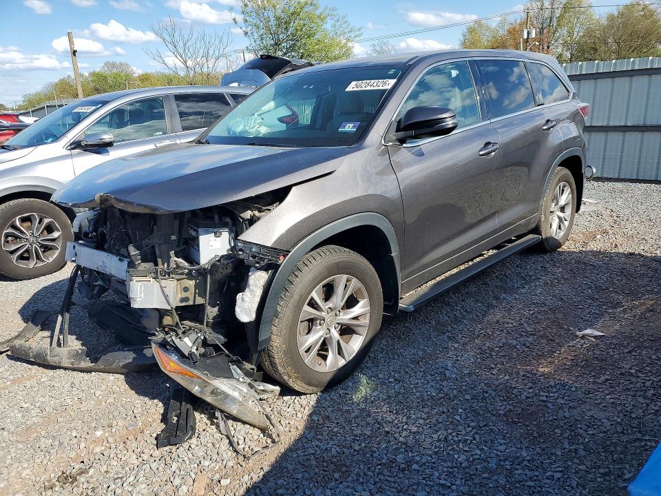 2015 TOYOTA HIGHLANDER — VIN 5TDBKRFH5FS159817