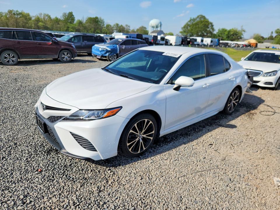 2018 TOYOTA CAMRY — VIN 4T1B11HK6JU510800