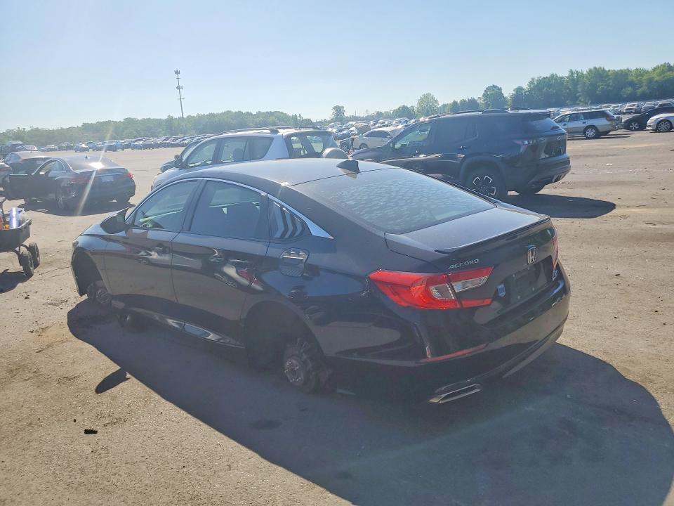 1HGCV2F30JA035789
